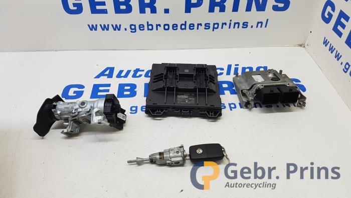 Used Ignition lock + computer Volkswagen Up! (121) 1.0 12V 60 Price € 150,00 Margin scheme offered by Autorec. Gebr. Prins b.v.