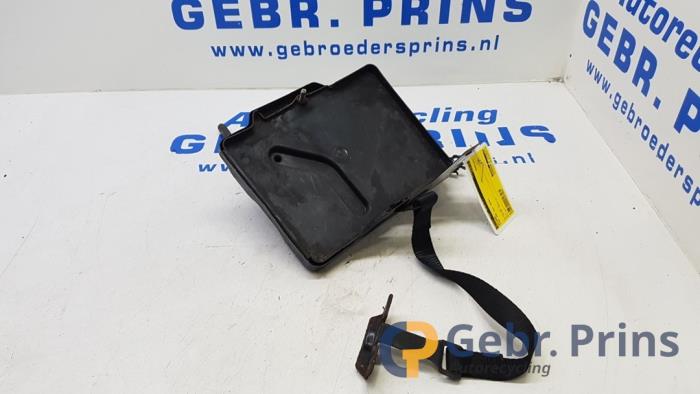 Begagnade Batterilåda Fiat 500 (312) 1.2 Pris € 20,00 Marginaltabell erbjuds av Autorec. Gebr. Prins b.v.