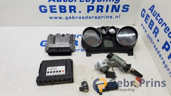 Used Ignition lock + computer Opel Insignia 2.0 CDTI 16V 160 Ecotec Price € 150,00 Margin scheme offered by Autorec. Gebr. Prins b.v.