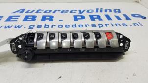 Usados Panel de control de calefacción Peugeot 3008 II (M4/MC/MJ/MR) 1.2 12V e-THP PureTech 130 Precio € 75,00 Norma de margen ofrecido por Autorec. Gebr. Prins b.v.