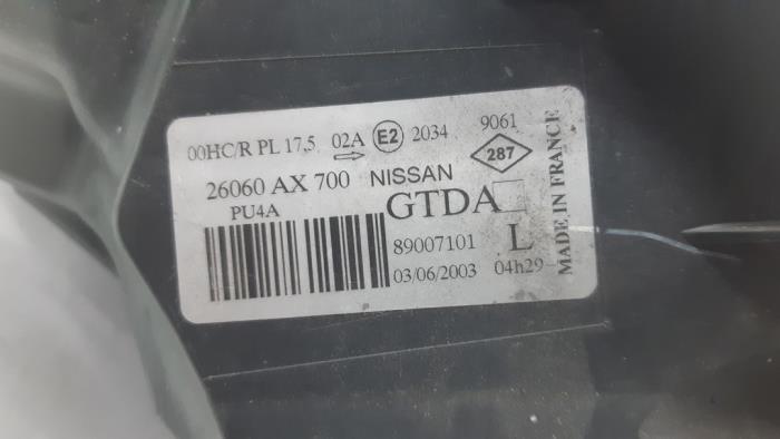 Optique avant principal gauche d'un Nissan Micra (K12) 1.4 16V 2003