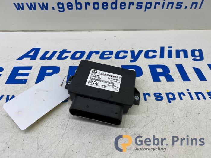 Używane Modul hamulca postojowego BMW 5 serie (F10) 523i 24V Cena € 50,00 Procedura marży oferowane przez Autorec. Gebr. Prins b.v.