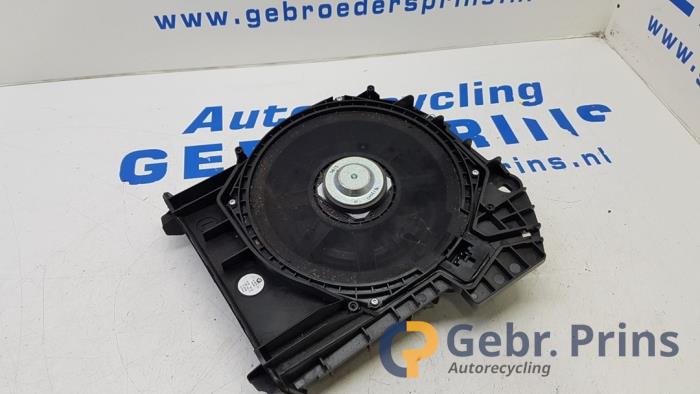 Używane Subwoofer BMW 5 serie (F10) 523i 24V Cena € 50,00 Procedura marży oferowane przez Autorec. Gebr. Prins b.v.