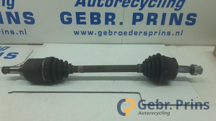Gebrauchte Antriebswelle links vorne Fiat Punto II (188) 1.2 16V Preis € 25,00 Margenregelung angeboten von Autorec. Gebr. Prins b.v.