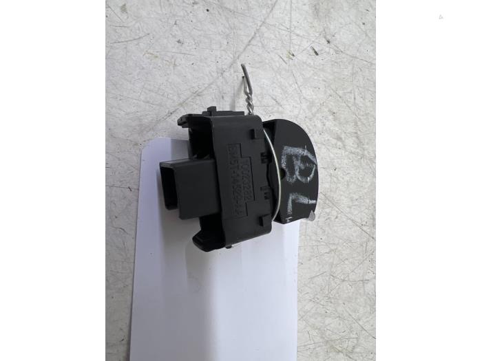 Electric window switch from a Ford Focus 3 Wagon 1.6 SCTi 16V 2012