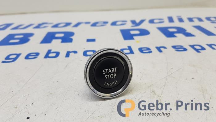 Usagé Commande start/stop BMW 3 serie (E93) 330d 24V Prix € 10,00 Règlement à la marge proposé par Autorec. Gebr. Prins b.v.