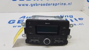 Gebrauchte Radio Dacia Lodgy (JS) 1.3 TCE 130 16V Preis € 100,00 Margenregelung angeboten von Autorec. Gebr. Prins b.v.