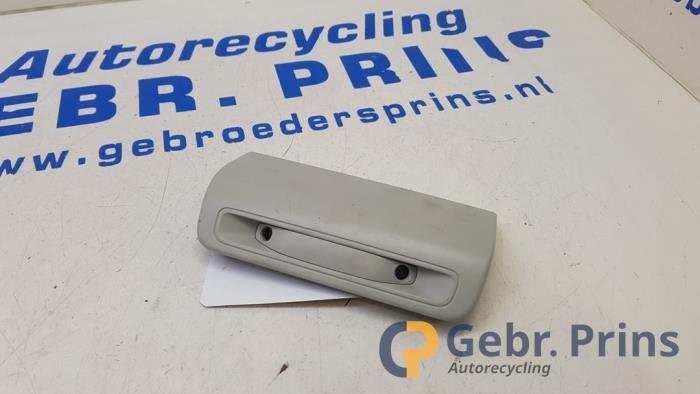 Begagnade Larmsensor Volkswagen Polo V (6R) 1.0 TSI 12V BlueMotion Pris € 25,00 Marginaltabell erbjuds av Autorec. Gebr. Prins b.v.