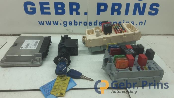 Used Ignition lock + computer Fiat Punto II (188) 1.2 60 S Price € 75,00 Margin scheme offered by Autorec. Gebr. Prins b.v.