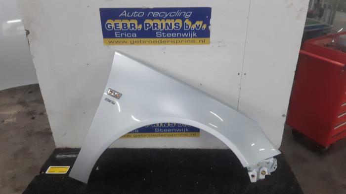 Front wing, right from a Opel Insignia 2011