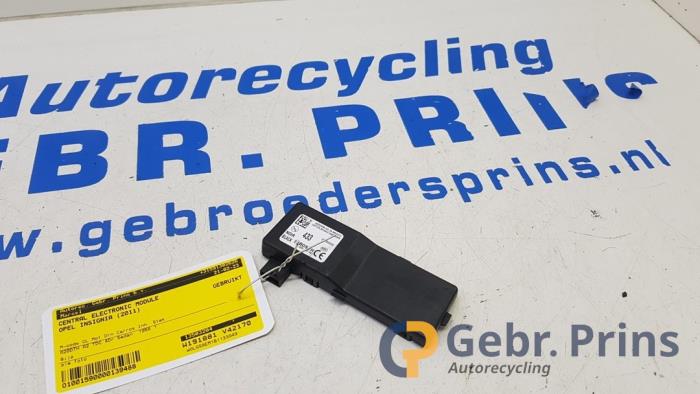 Gebrauchte Central electronic Modul Opel Insignia Preis € 20,00 Margenregelung angeboten von Autorec. Gebr. Prins b.v.