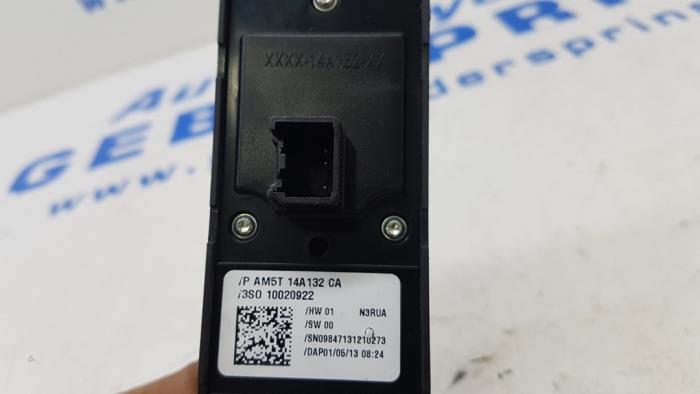 Electric window switch from a Ford Focus 3 Wagon 1.6 TDCi ECOnetic 2013