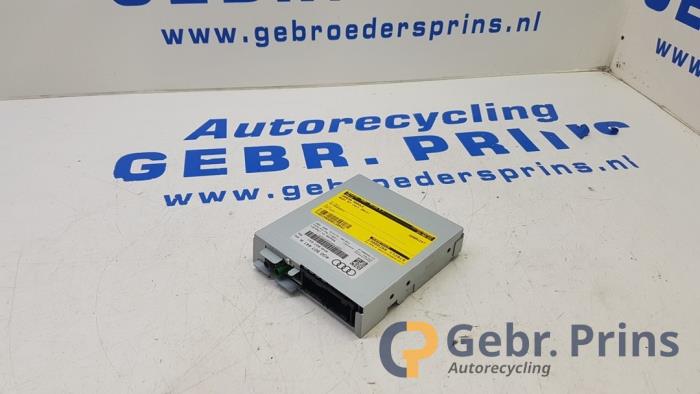 Usagé Module caméra Audi A7 Sportback (4GA/4GF) 3.0 V6 24V TFSI Quattro Prix € 150,00 Règlement à la marge proposé par Autorec. Gebr. Prins b.v.