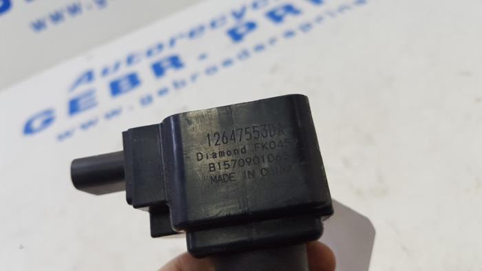 Pen ignition coil from a Opel Karl 1.0 12V 2015