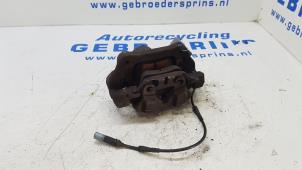 Used Front brake calliper, left BMW 3 serie Touring (F31) 320d 2.0 16V Price € 50,00 Margin scheme offered by Autorec. Gebr. Prins b.v.