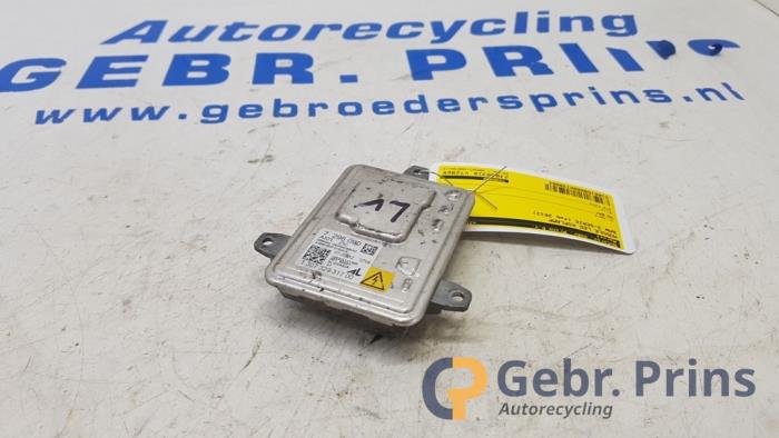 Używane Modułowy reflektor LED BMW 3 serie Touring (F31) 320d 2.0 16V Cena € 75,00 Procedura marży oferowane przez Autorec. Gebr. Prins b.v.