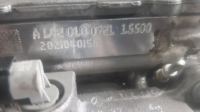Cylinder head from a Mercedes-Benz Sprinter 3,5t (906.73) 319 CDI V6 24V 2021