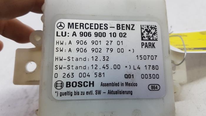 Module PDC d'un Mercedes-Benz Sprinter 3,5t (906.63) 313 CDI 16V 2015