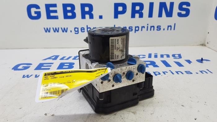 ABS pump from a Opel Combo 1.3 CDTI 16V 2018