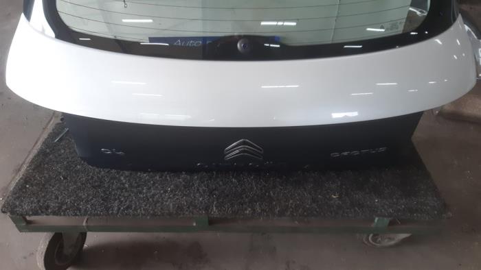 Tailgate from a Citroën C4 Cactus (0B/0P) 1.2 PureTech 82 12V 2017
