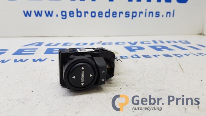 Gebrauchte Spiegel Schalter Kia Picanto (JA) 1.0 12V Preis € 15,00 Margenregelung angeboten von Autorec. Gebr. Prins b.v.