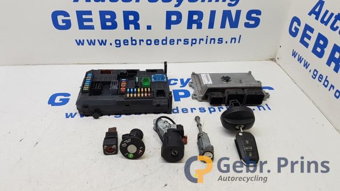 Used Ignition lock + computer Citroen C4 Cactus (0B/0P) 1.2 PureTech 82 12V Price € 200,00 Margin scheme offered by Autorec. Gebr. Prins b.v.