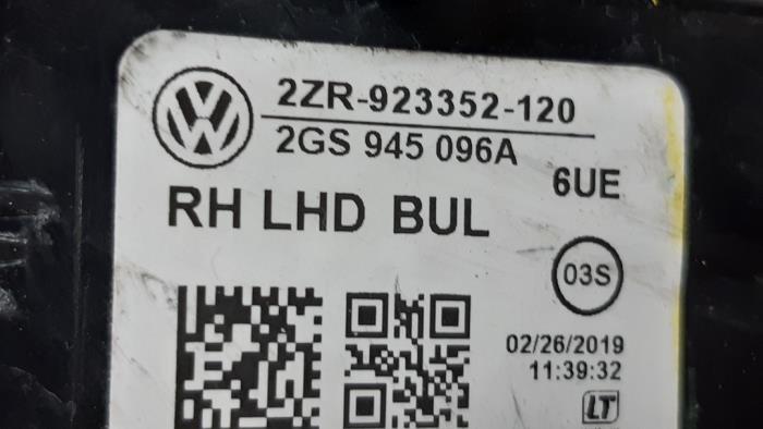 Luz trasera derecha de un Volkswagen Polo VI (AW1) 1.0 TSI 12V 2019