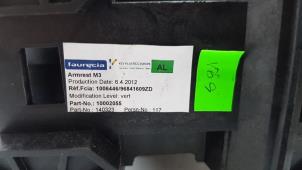 Gebrauchte Armlehne Citroen DS3 (SA) 1.2 12V PureTech 82 Preis € 35,00 Margenregelung angeboten von Autorec. Gebr. Prins b.v.