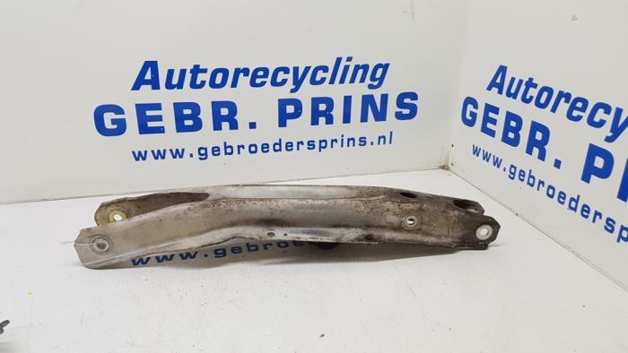 Rear lower wishbone, left from a Mercedes-Benz A (W176) 1.6 A-180 16V 2013
