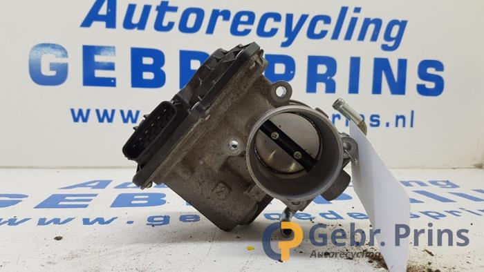 Gebrauchte Drosselklappengehäuse Suzuki Celerio (LF) 1.0 12V Preis € 40,00 Margenregelung angeboten von Autorec. Gebr. Prins b.v.