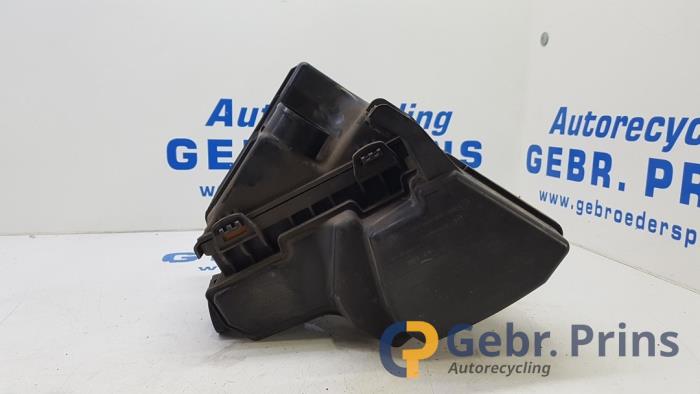 Begagnade Luftfilterhus Renault Twingo III (AH) 1.0 SCe 70 12V Pris € 40,00 Marginaltabell erbjuds av Autorec. Gebr. Prins b.v.