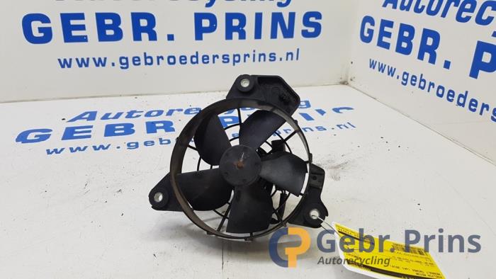 Begagnade Fläktmotor Renault Twingo III (AH) 1.0 SCe 70 12V Pris € 25,00 Marginaltabell erbjuds av Autorec. Gebr. Prins b.v.