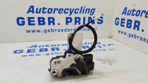 Używane Mechanizm blokady drzwi prawych przednich wersja 4-drzwiowa Opel Astra J (PC6/PD6/PE6/PF6) 1.4 Turbo 16V Cena € 30,00 Procedura marży oferowane przez Autorec. Gebr. Prins b.v.