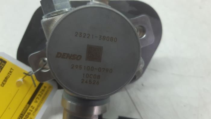 Mechanical fuel pump from a Lexus IS (E3) 300h 2.5 16V 2020