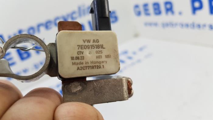 Battery sensor from a Volkswagen Transporter T6 2.0 TDI 150 2023