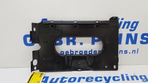 Used Battery box Volkswagen Transporter T6 2.0 TDI 150 Price € 20,00 Margin scheme offered by Autorec. Gebr. Prins b.v.
