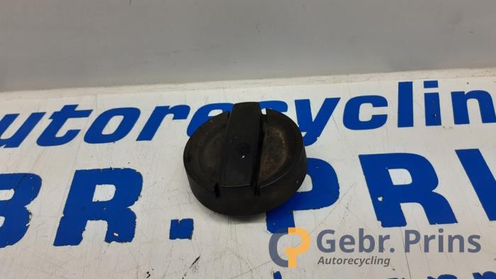 Gebrauchte Ölkappe BMW 3 serie (F30) 330e Preis € 10,00 Margenregelung angeboten von Autorec. Gebr. Prins b.v.