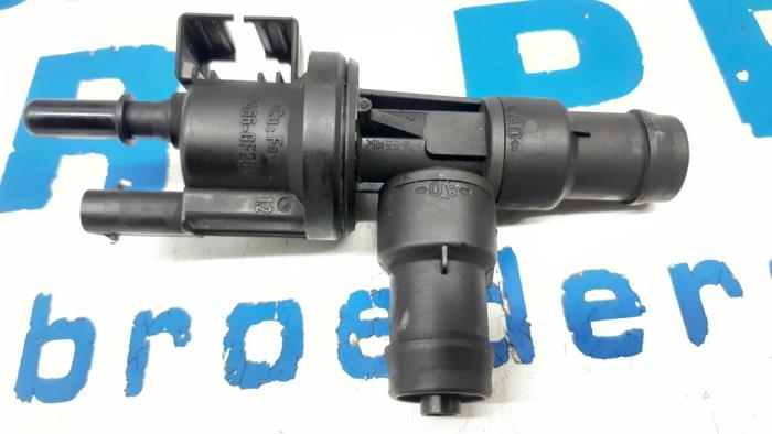 Vacuum valve from a BMW 3 serie (F30) 330e 2016