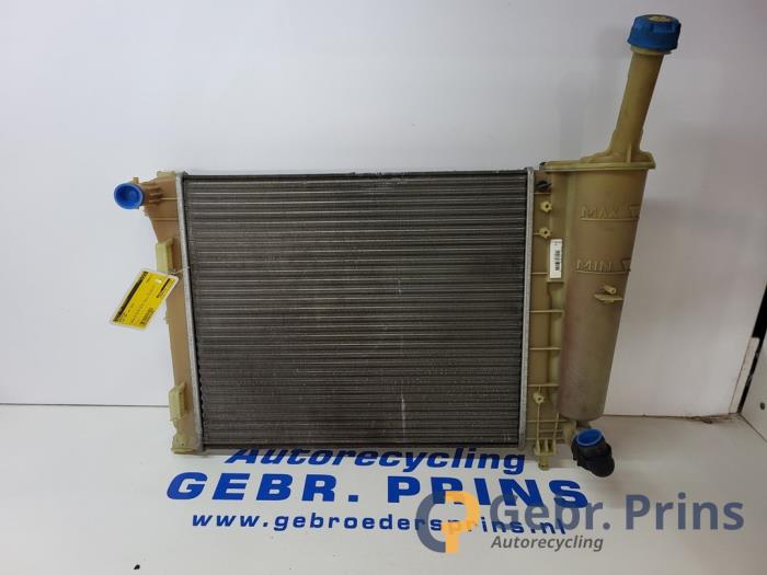 Gebrauchte Kühler Fiat 500 (312) 1.2 Preis € 50,00 Margenregelung angeboten von Autorec. Gebr. Prins b.v.