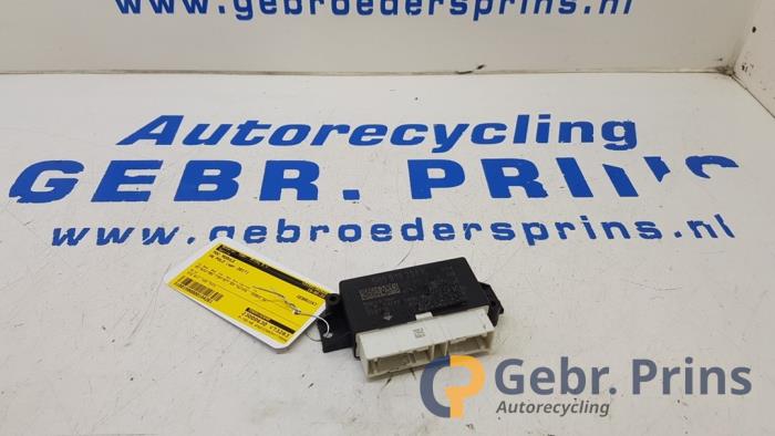 Begagnade PDC-modul Volkswagen Polo V (6R) 1.2 TSI 16V BlueMotion Technology Pris € 25,00 Marginaltabell erbjuds av Autorec. Gebr. Prins b.v.