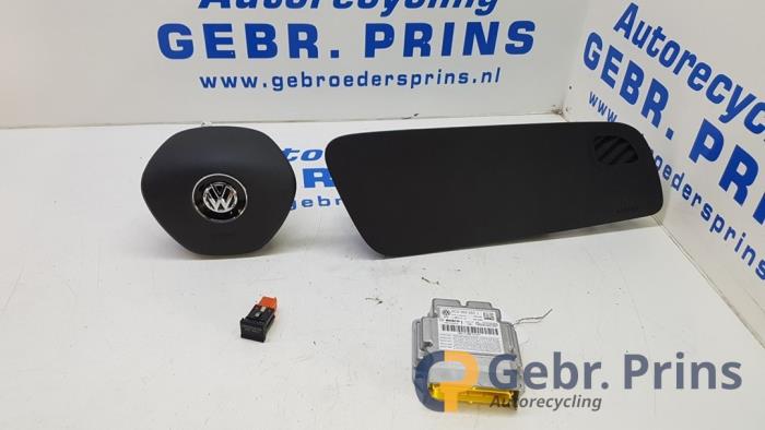 Begagnade Airbagset + modul Volkswagen Polo V (6R) 1.2 TSI 16V BlueMotion Technology Pris € 550,00 Marginaltabell erbjuds av Autorec. Gebr. Prins b.v.