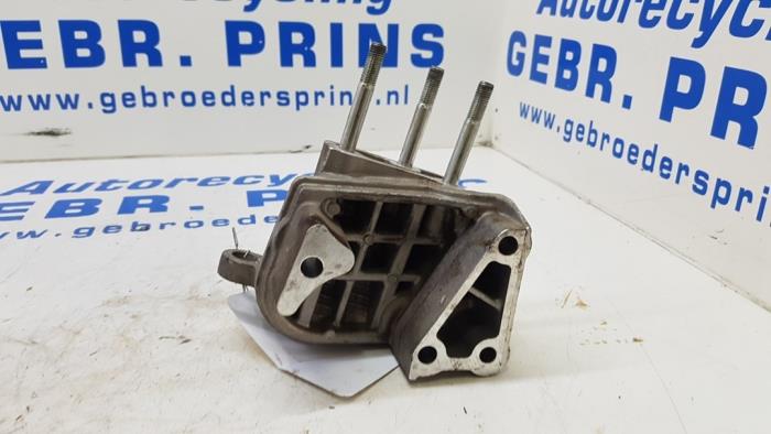Engine mount from a Fiat 500 (312) 1.2 69 2016