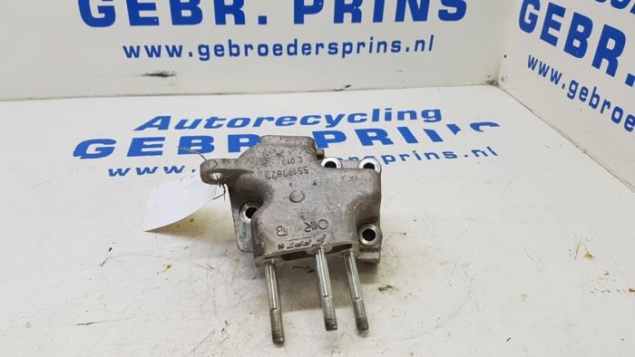 Engine mount from a Fiat 500 (312) 1.2 69 2016