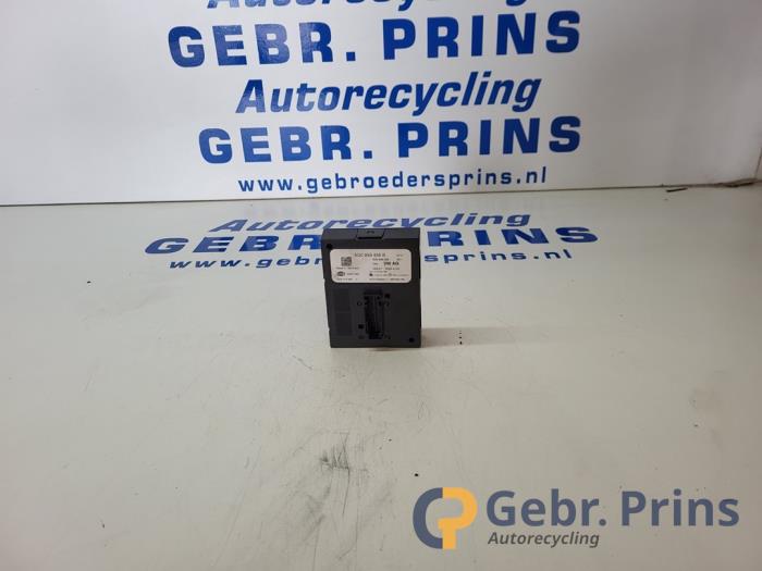 Używane Modul keyless vehicle Seat Leon ST (5FF) 1.0 TSI 12V Cena € 35,00 Procedura marży oferowane przez Autorec. Gebr. Prins b.v.