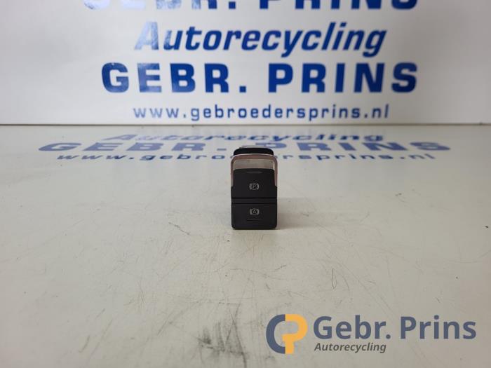 Gebrauchte Handbremse Schalter Seat Leon ST (5FF) 1.0 TSI 12V Preis € 15,00 Margenregelung angeboten von Autorec. Gebr. Prins b.v.