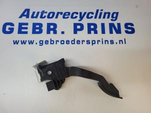 Używane Pedal gazu Opel Corsa E 1.4 16V Cena € 35,00 Procedura marży oferowane przez Autorec. Gebr. Prins b.v.