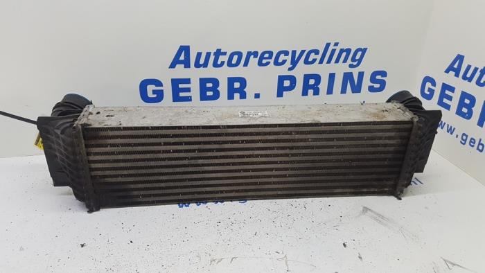 Intercooler from a BMW 5 serie Touring (F11) 530d xDrive 24V Blue Performance 2013