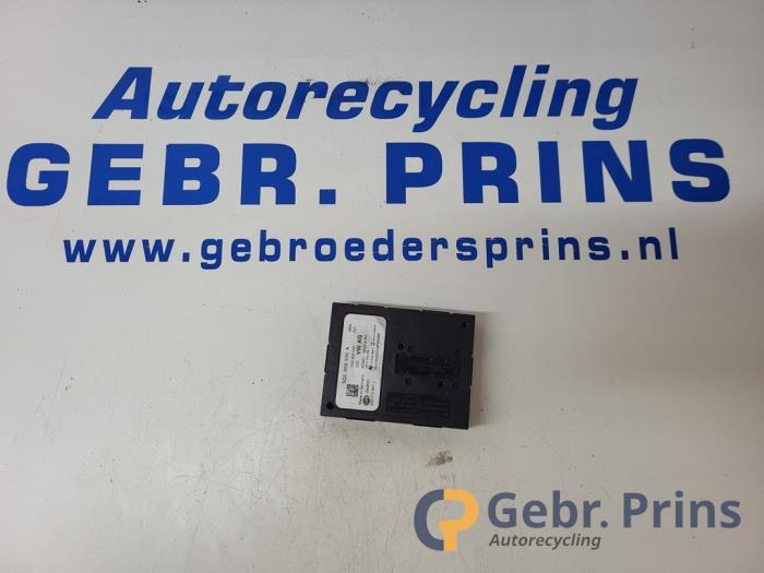 Używane Modul keyless vehicle Audi A3 Sportback (8VA/8VF) 1.4 TFSI 16V Cena € 40,00 Procedura marży oferowane przez Autorec. Gebr. Prins b.v.