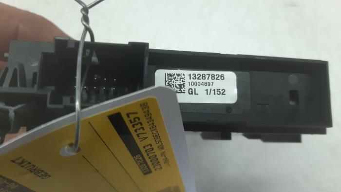 Interruptor de luz de pánico de un Opel Meriva 1.4 16V Ecotec 2011
