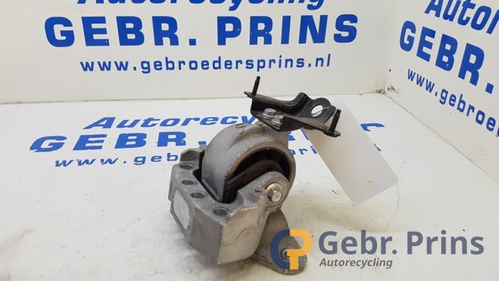 Gebrauchte Motorlager Toyota RAV4 (A5) 2.5 Hybrid 16V AWD Preis € 30,00 Margenregelung angeboten von Autorec. Gebr. Prins b.v.